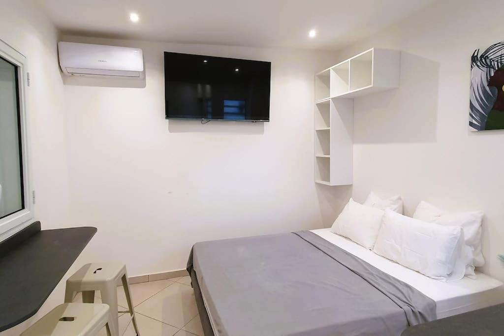 Studio Pour 2 Personnes Proche De L'Hopital Et Du Jardin De L'Etat Saint-Denis Zewnętrze zdjęcie